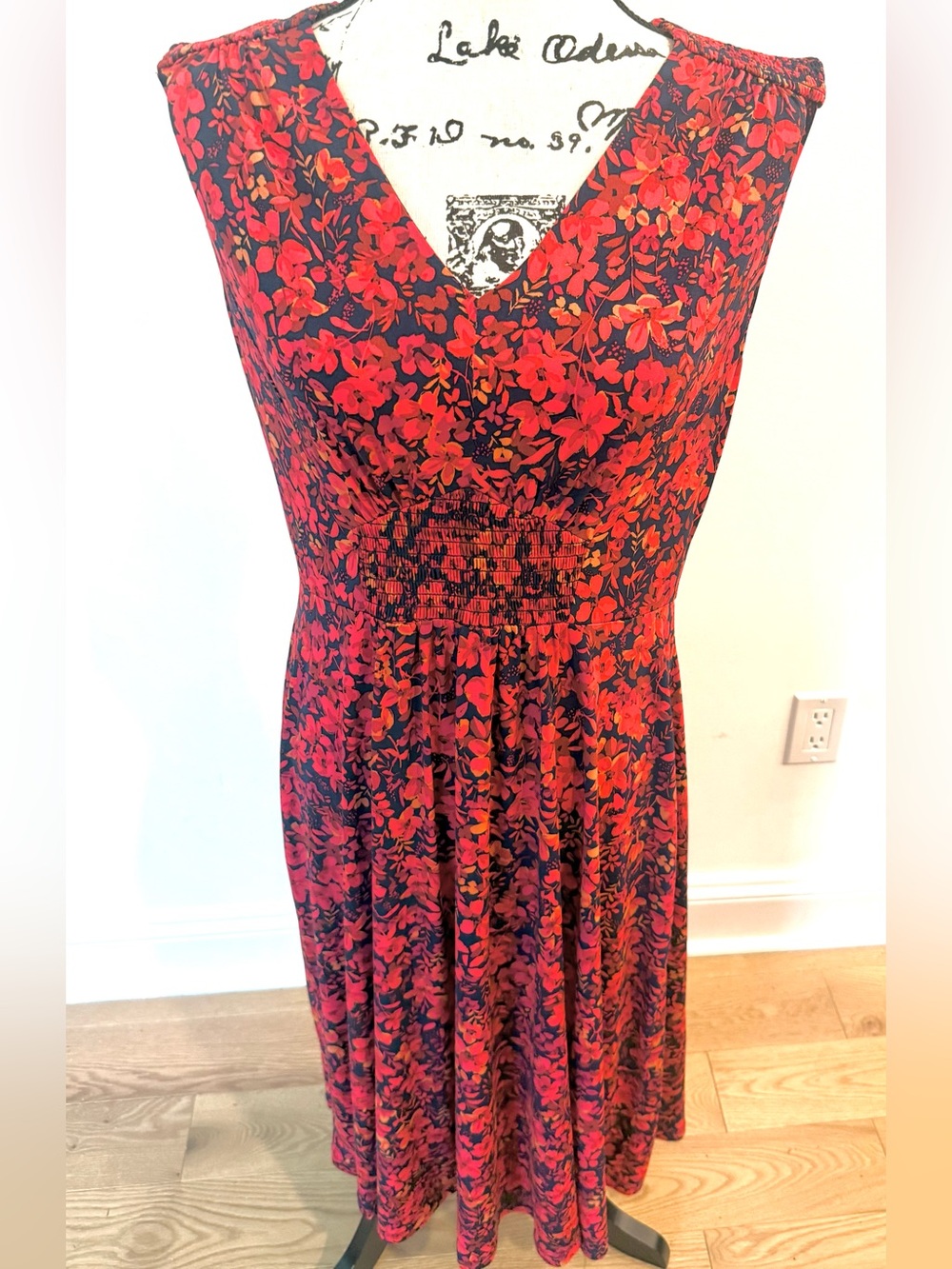 London Times Red & Blue Floral Sleevekess Fit and Flare Dress Smocked Waist sz L